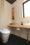 小便器と和便器だった汲み取りのトイレは一室でゆとりのある洋式に